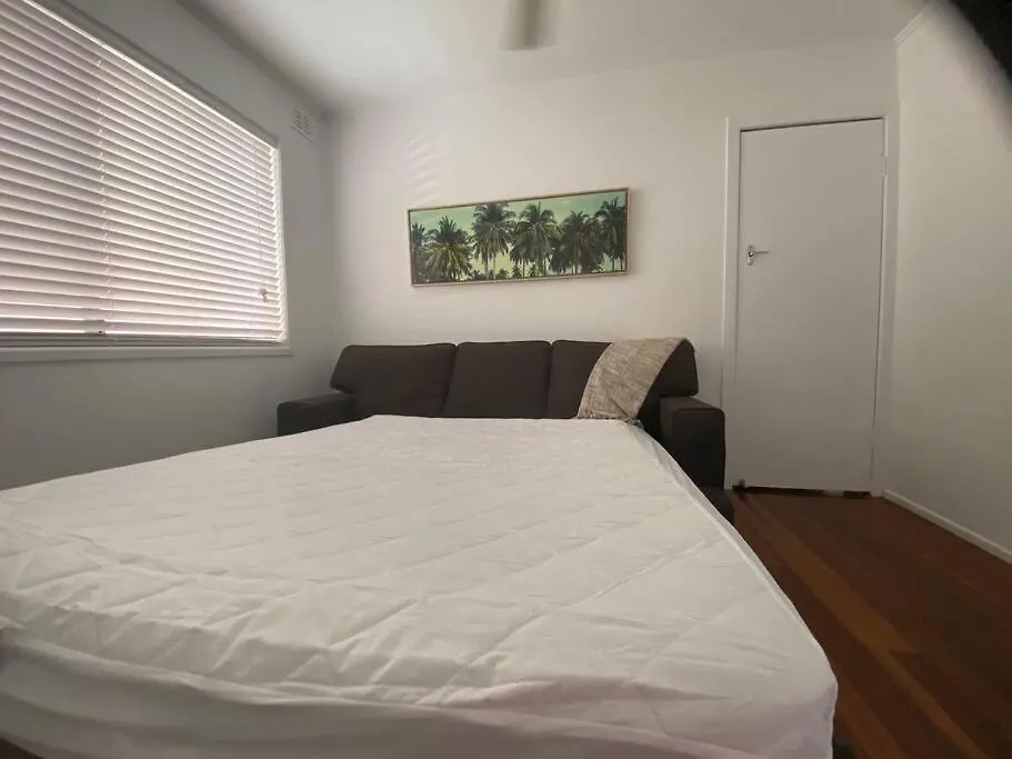 Bare Foot & Beachy On Binya! Pet Friendly House Gold Coast