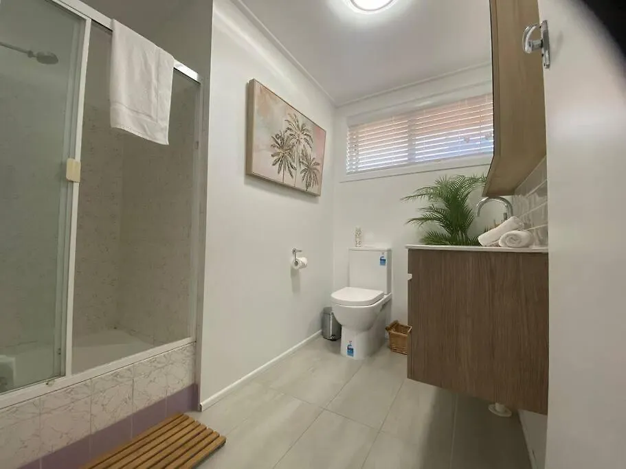 Holiday home Bare Foot & Beachy On Binya! Pet Friendly House Gold Coast