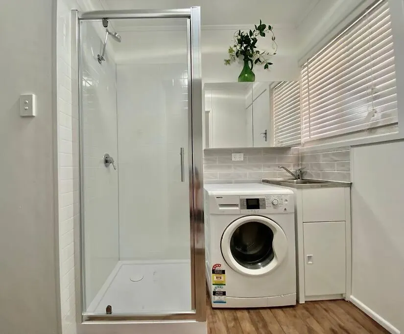 Bare Foot & Beachy On Binya! Pet Friendly House Gold Coast