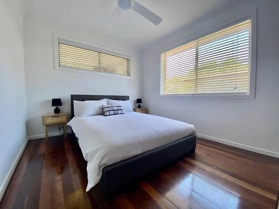Holiday home Bare Foot & Beachy On Binya! Pet Friendly House Gold Coast