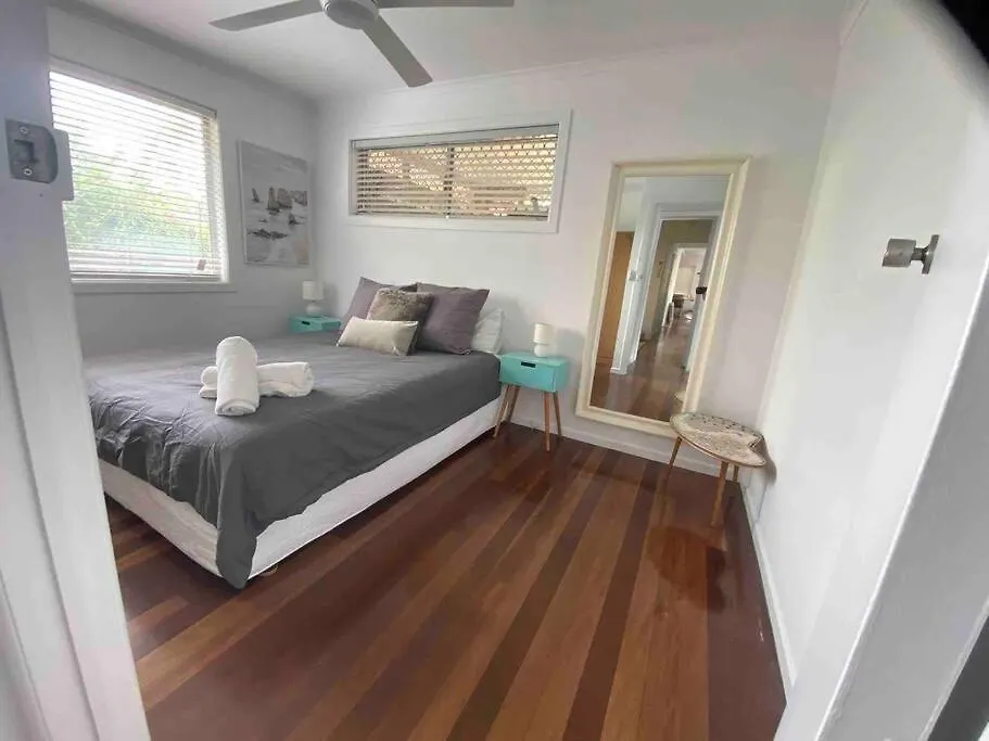 Bare Foot & Beachy On Binya! Pet Friendly House Gold Coast