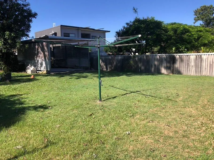 Holiday home Bare Foot & Beachy On Binya! Pet Friendly House Gold Coast